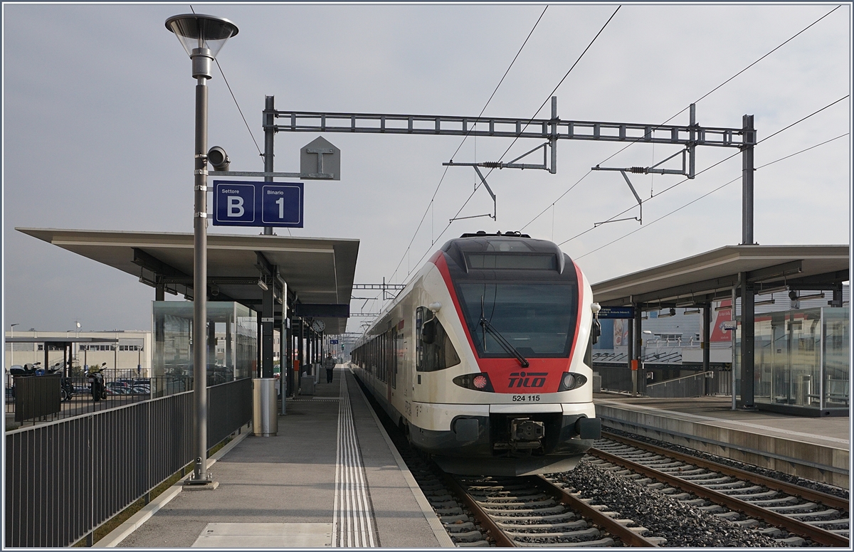 Der SBB TILO RABe 524 115 ist als S 50 von Varese in Stabio eingetroffen.
16. Jan. 2018