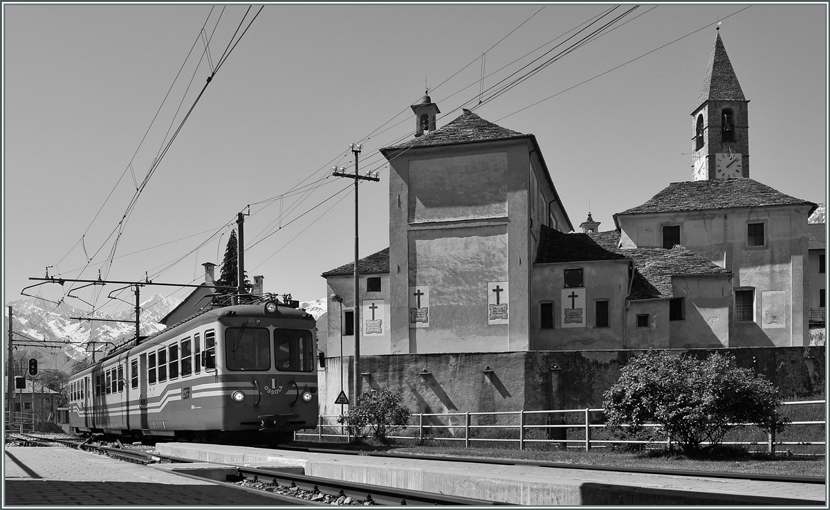 Der SSIF ABe 8/8 N° 23  Ossola  in Trontano. 
14. April 2014