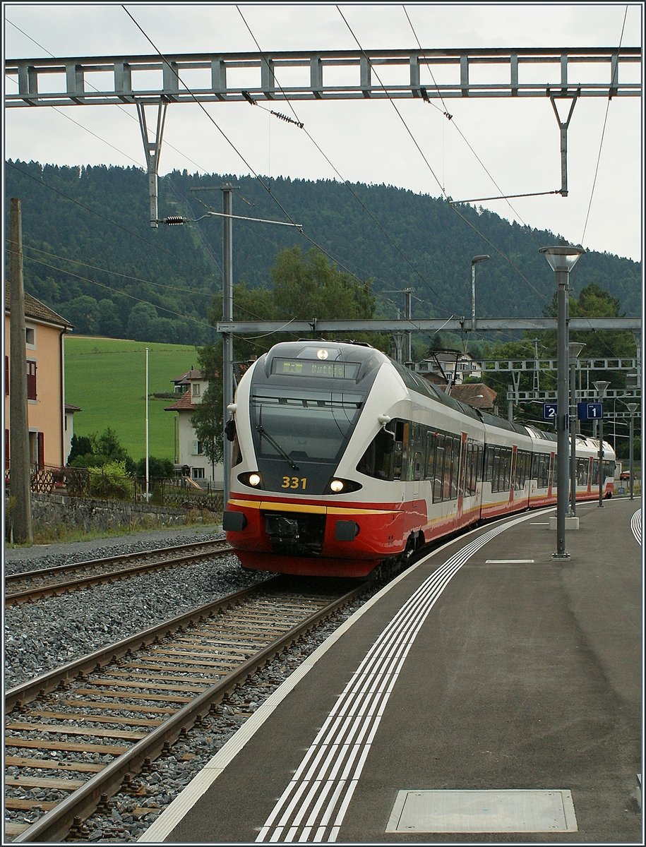 Der TransN damals TRN RABe 527 331 wartet in Travers auf die Abfahrt nach Buttes.

22. Juli 2010

