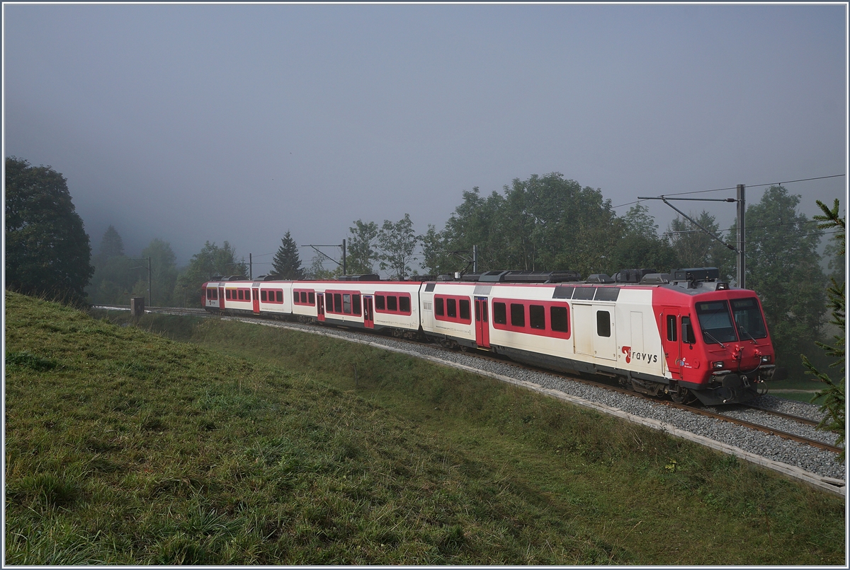 Der Travis Regionalzug 6013 von Vallorbe nach Le Barassus unterwegs bei Kilometr 10.223 kurz vor Le Pont.
28. August 2018
