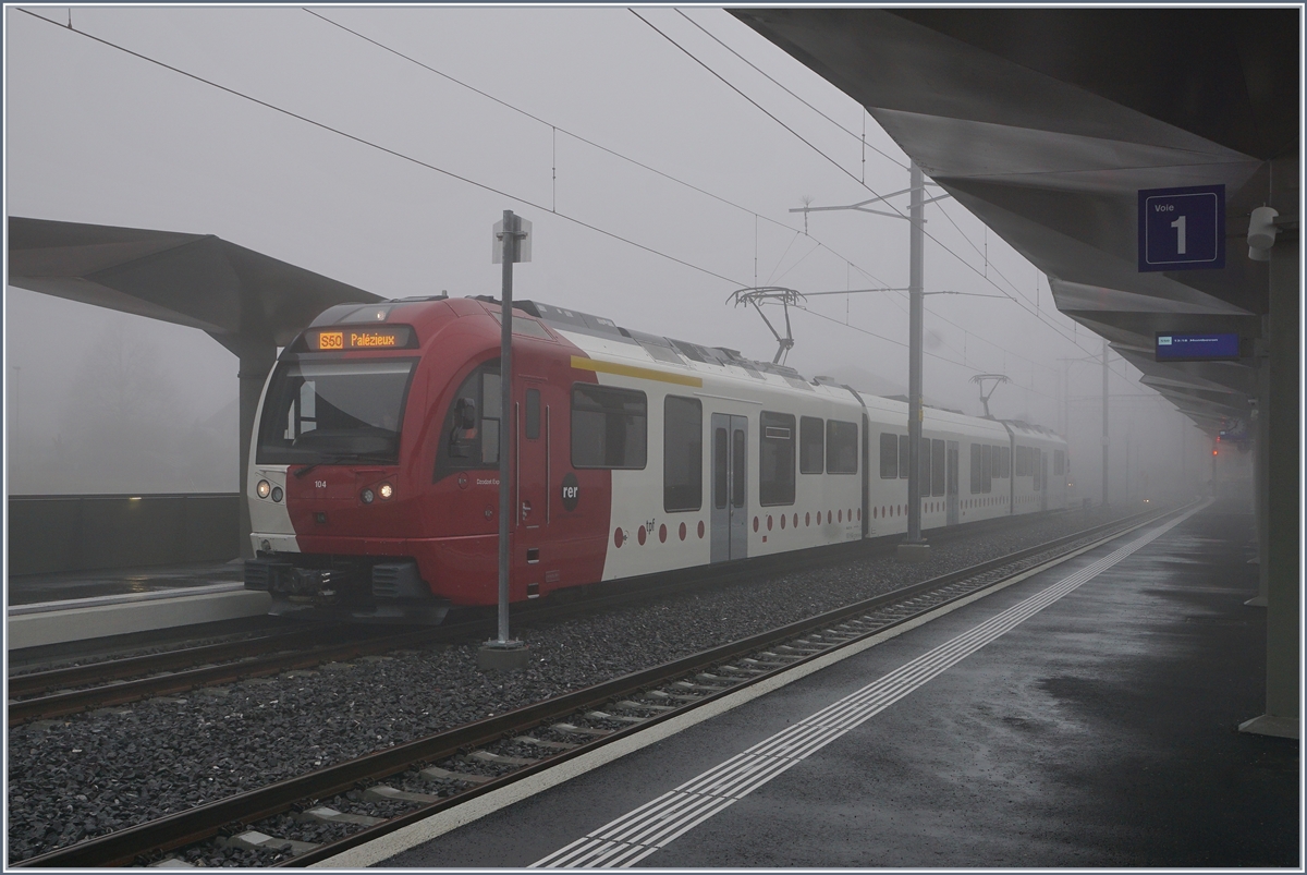 Der Um- und Ausbau ist soweit abgeschlossen, dass seit dem 1. Dezember 2018 wieder Züge von Palézieux nach Bulle fahren und dabei nun den neuen Bahnhof von Châtel St-Denis bedienen. 

1. Dez. 2019