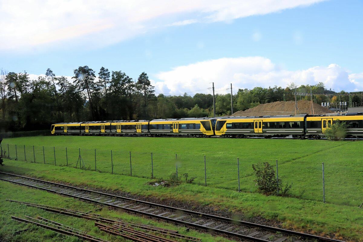 Die einstige MThB-Strecke zwischen Wil und Weinfelden: Beim Abstieg von Bussnang nach Weinfelden sieht man eine ganze Reihe englischer Class 777. 6.Oktober 2021  