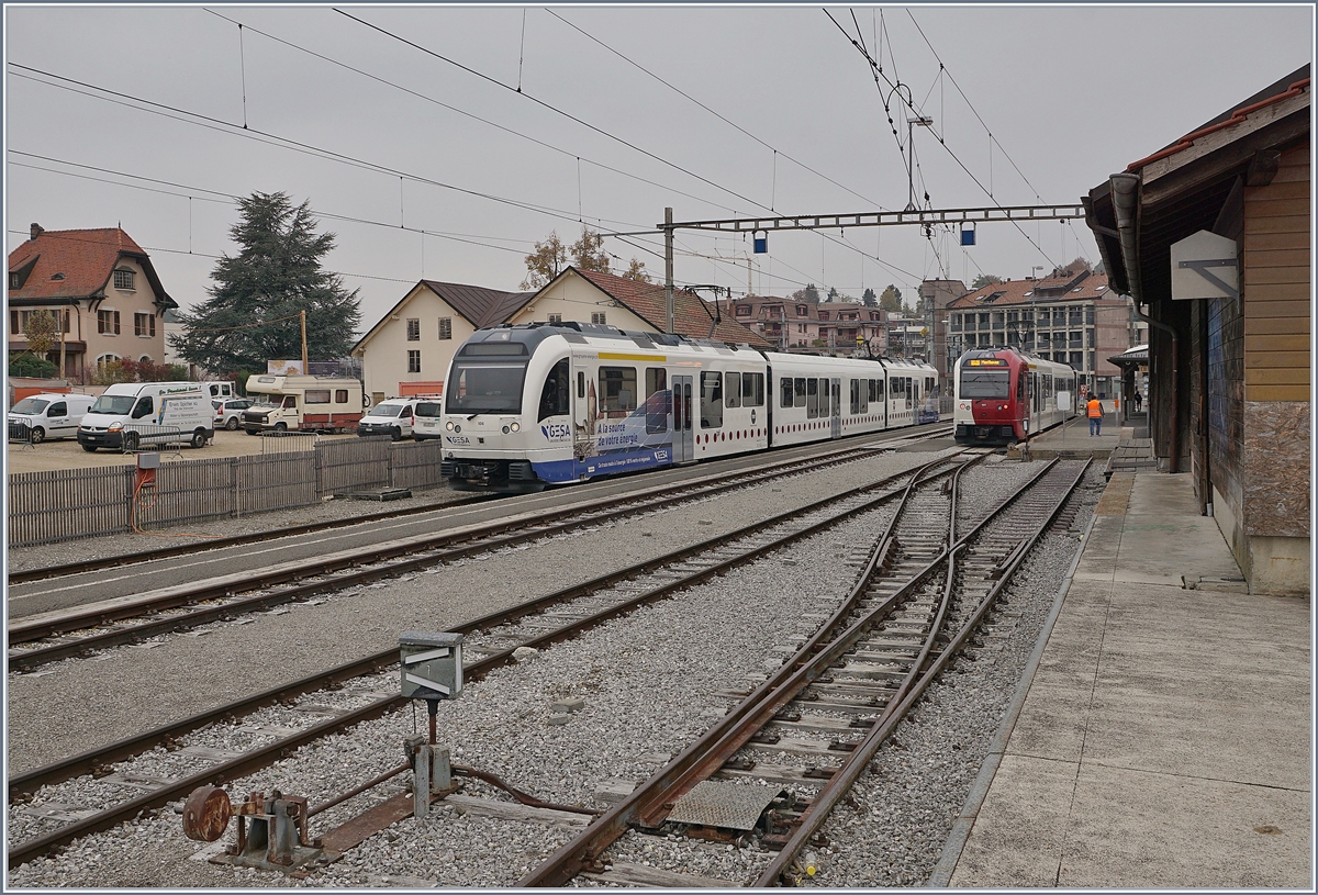 Die letzten Tage des  alten  Bahnhofs von Châtel St-Denis: im Bahnhof stehen zwei TPF ABe 2/4 b Be 2/6 

28. Okt. 2019