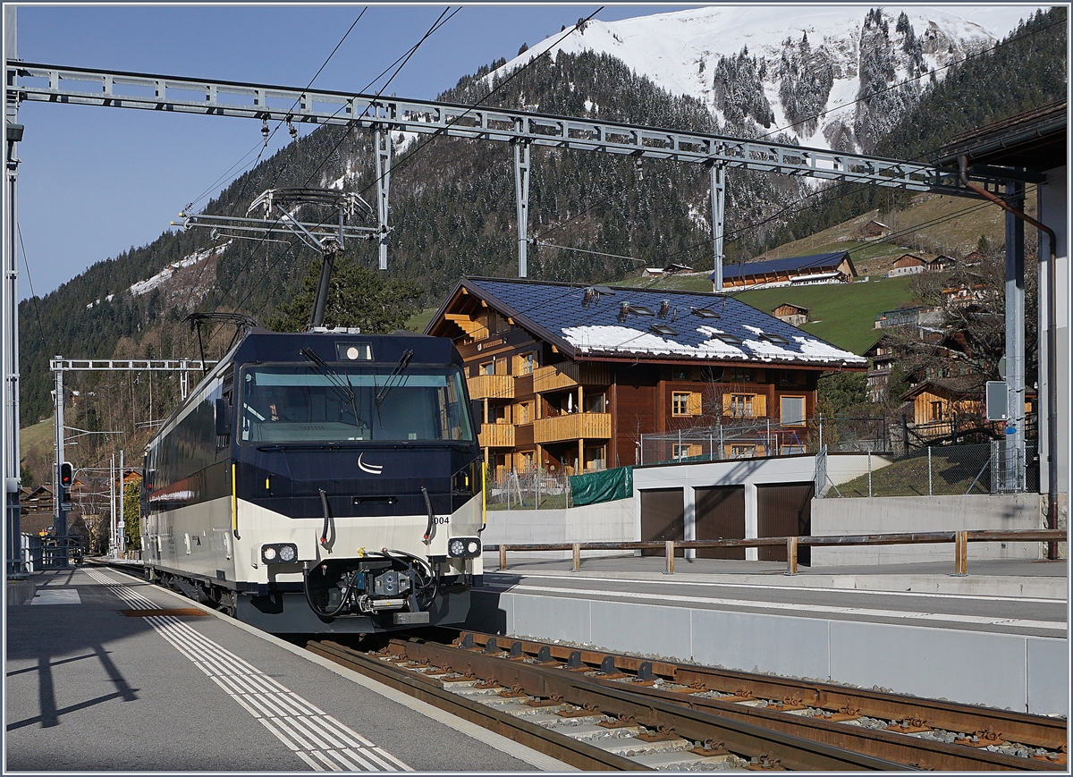 Die MOB Ge 4/4 8004 in Château d'Oex.
2. April 2018