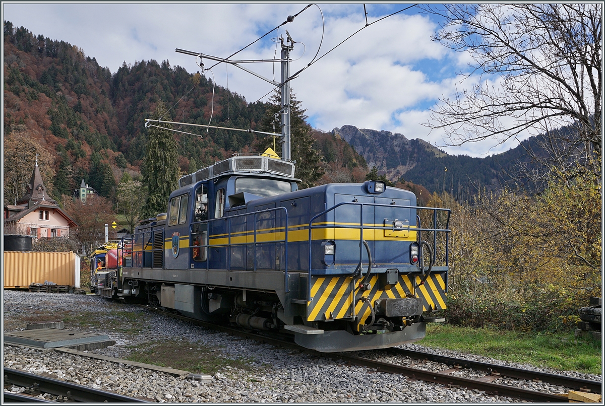 Die MOB Gm 4/4 2003 Montbovon in Les Avants. 

13. Nov. 2020