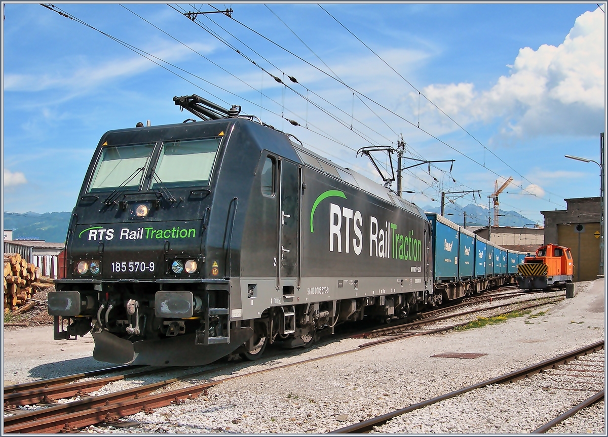 Die RTS Re 185 570-9 in Bulle.
19. Juni 2008