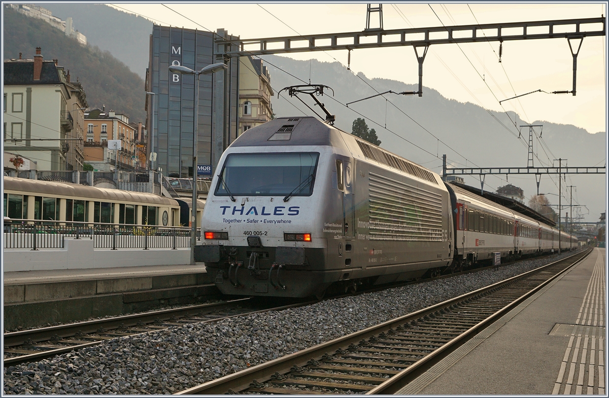 Die SBB Re  460 005-2 wirbt für  THALES .
Montreux, den 27. Nov. 2016