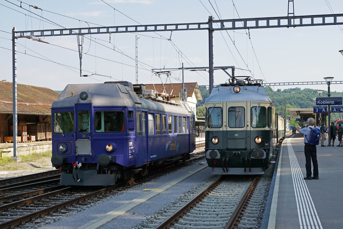 DSF: Ehemalige SOB Triebwagen am Triebwagen Treffen vom 1. August 2017 in Koblenz.
Zusammentreffen von VPM BDe 4/4 II 201 und Verein Tunnelkino Glaskasten ABe 4/4 11 in Koblenz Bahnhof.
Foto: Walter Ruetsch