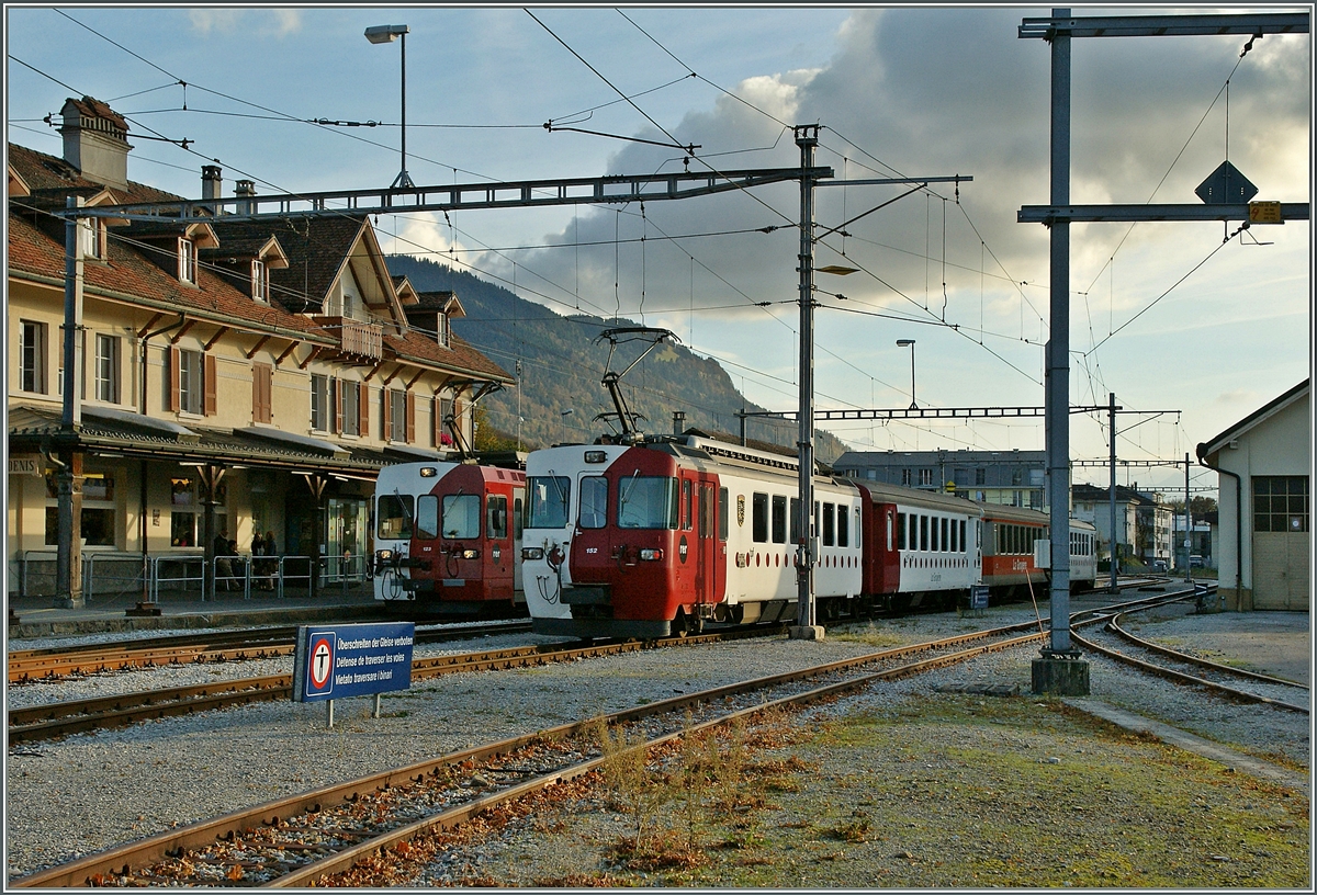 Durch die Einstellung der CEV Strecke Châtel St-Denis - St-Légier wurde der Bahnhof Châtel zum Kopfbahnhof. Die TPF Züge von Palézieux nach Bulle wechseln jeweils in Châtel St-Denis die Fahrtrichtung. 
Nun bestehen konkrete Pläne, in Châtel einen neuen Durchgangsbahnhof zu errichten und das gewonnene Terrain des alten Bahnhofs für Immobilen zu nutzen.
30. Okt. 2013