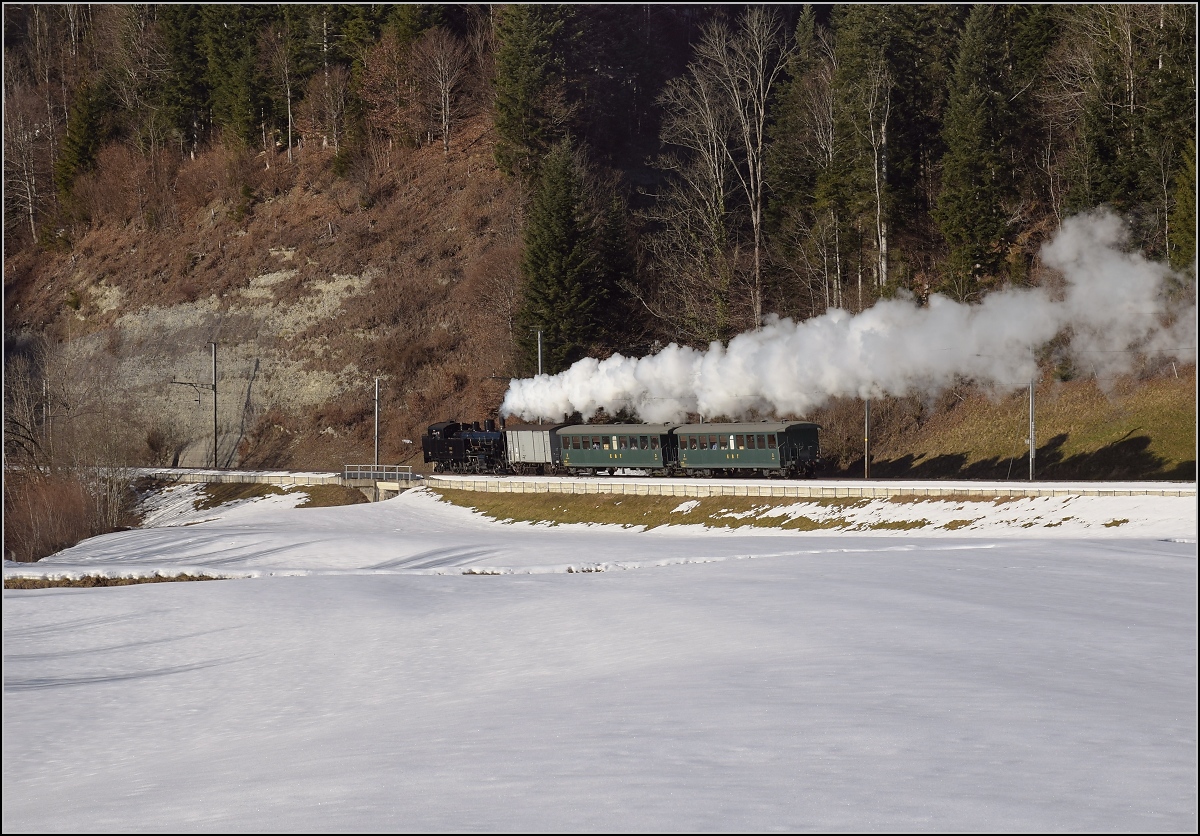 Eb 3/5 5810 gegenüber Kröschenbrunnen. Februar 2019.