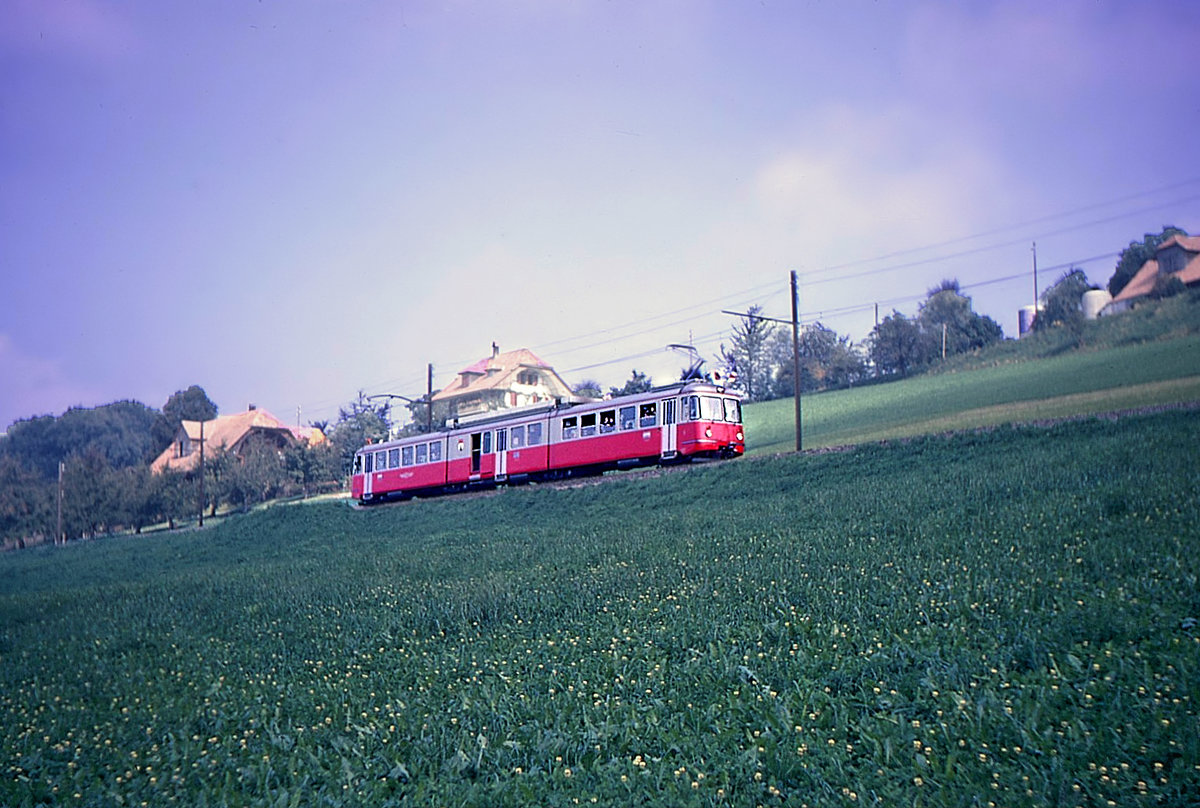 Ehemalige Vereinigte Bern-Worb-Bahnen VBW, Bern Kornhausplatz - Bolligen - Worb-Linie: Der Triebzug 3 der Bremgarten-Dietikon-Bahn auf Vorführungsfahrt bei Vechigen, 24.September 1969 