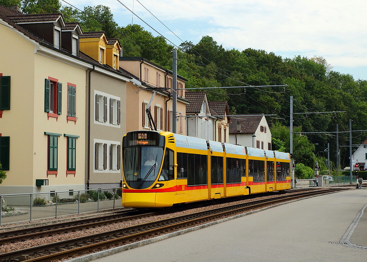 Ein Be 6/10 der BLT durchf�hrt am 08.08.2015 auf dem Weg von Dornach nach Ettlingen M�nchenstein