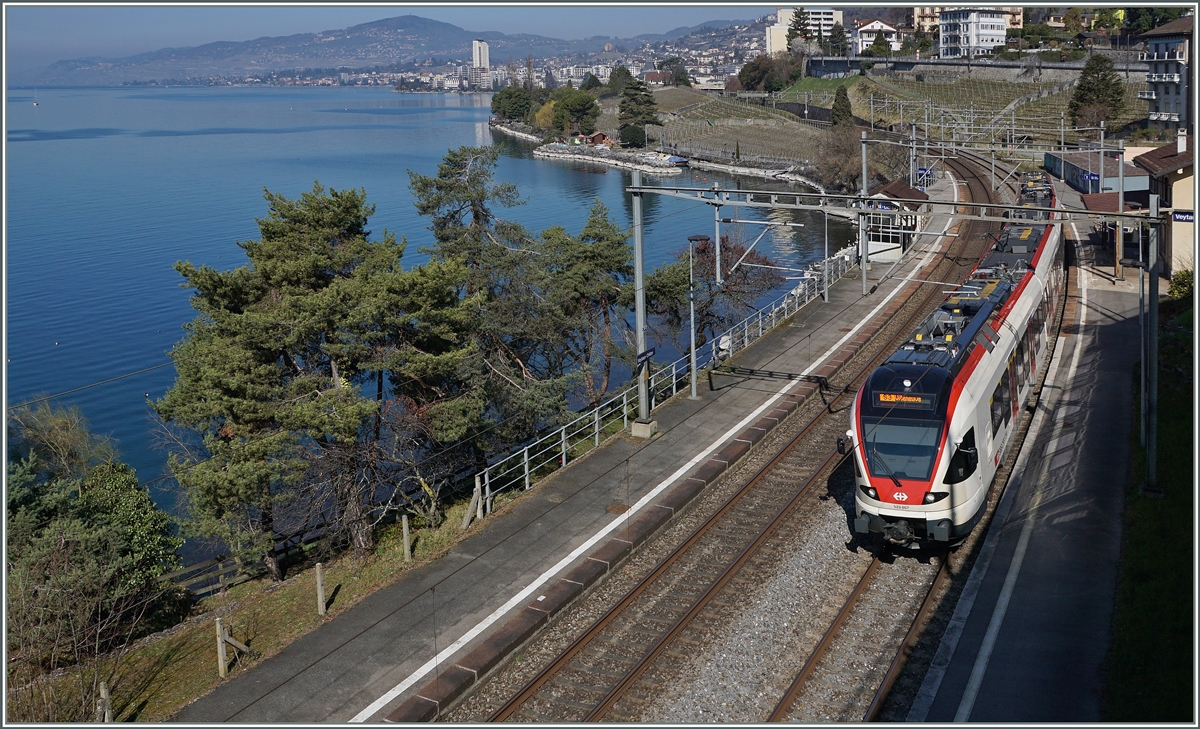 Ein Flirt auf dem Weg von Allaman nach Villeneuve macht einen kurzen Halt in Veytaux-Chillon.
19. März 2016