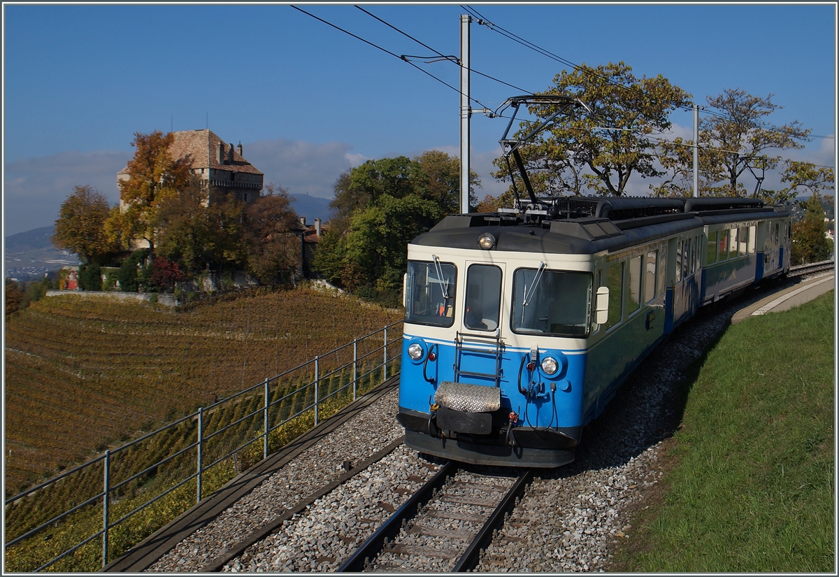 Ein MOB im lokalen Regionalzugsdienst verlässt den Haltepunkt Chatelard VD oberhalb von Montreux.
23. Okt. 2015
