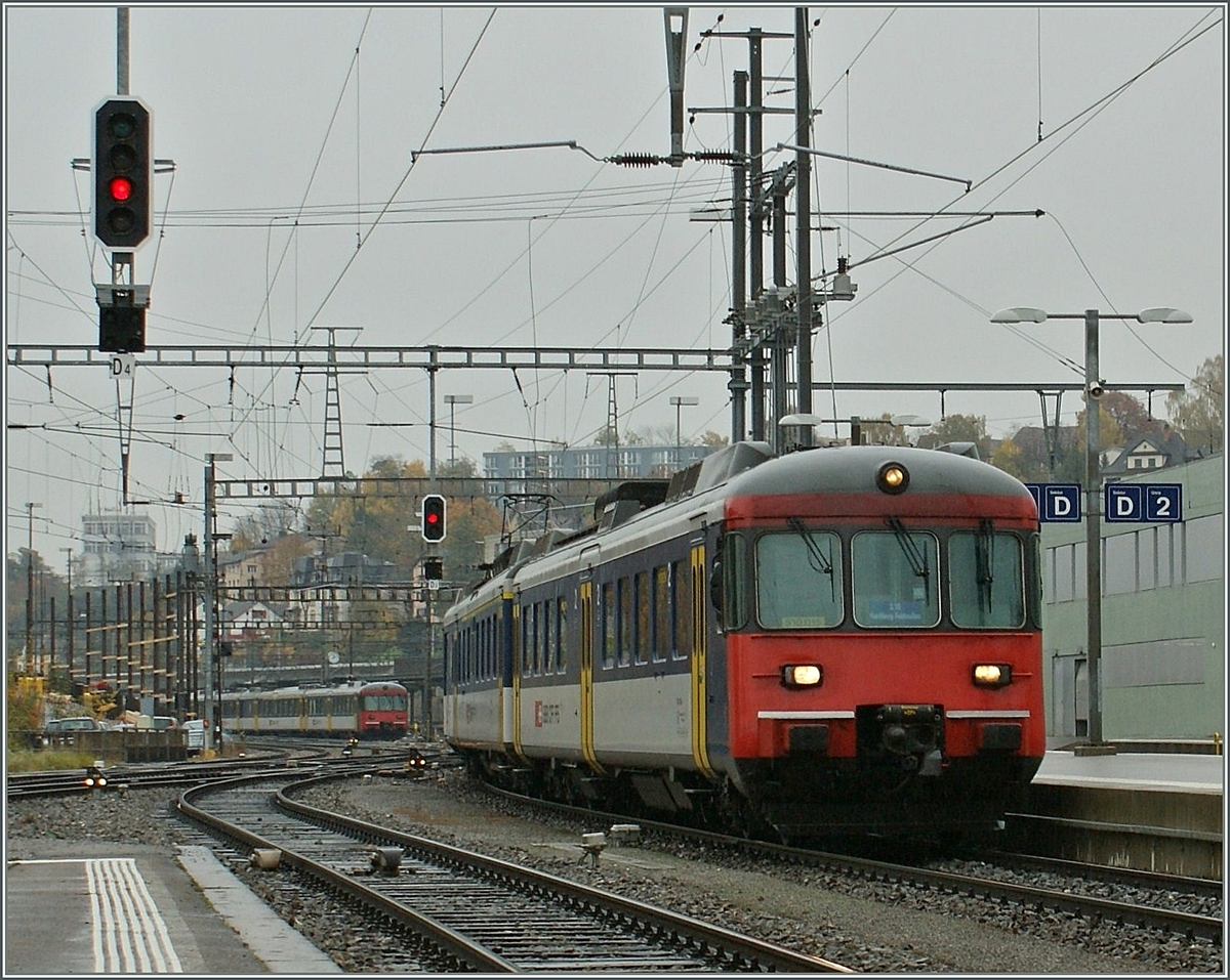 Ein RABe 510 (Mirage) erreicht, als S 16 von Thayngen kommend, Schaffhausen.
28. Okt. 2008