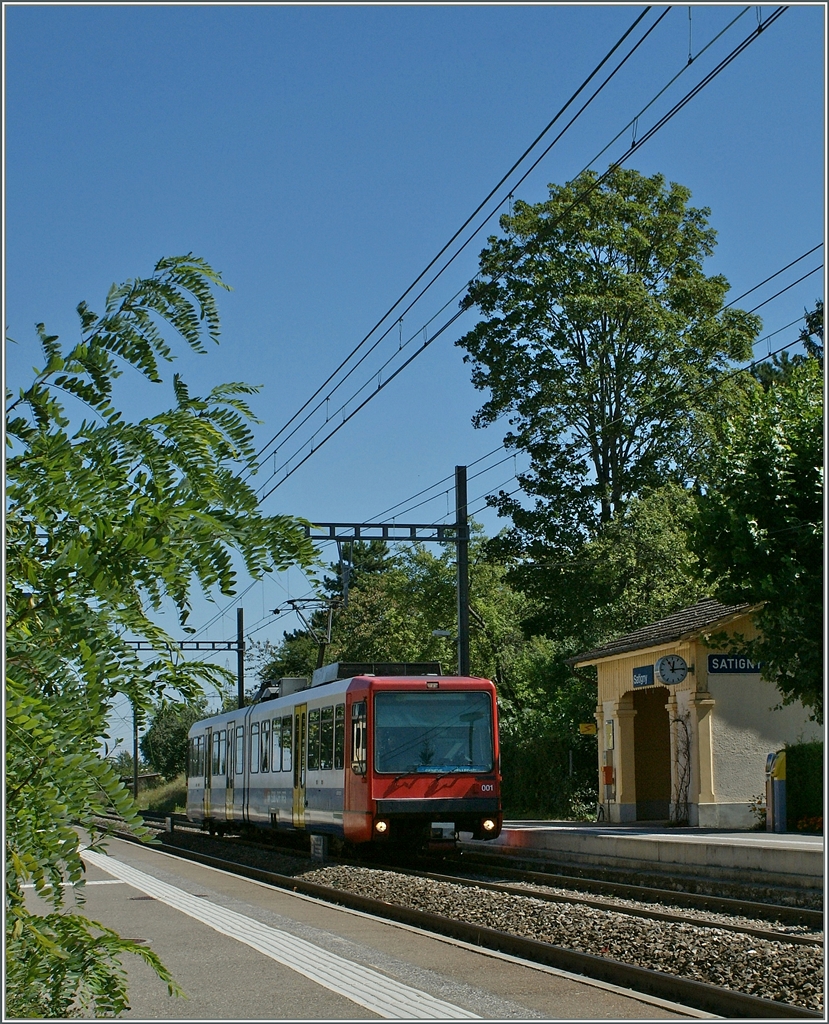 Ein schlechter Sommer 2014 f�r die Bem 550 (bzw.Bem 558) Zwischen La Plaine und Gen�ve verlieren die SBB Bem 550 ihr Gleichstrom-Einsatzgebiet und die  m1  der TL wird infolge Bauarbeiten diesen Sommer im SEV betrieben. 

SBB Bem 550 beim Halt in Satigny.
31. Aug. 2010
