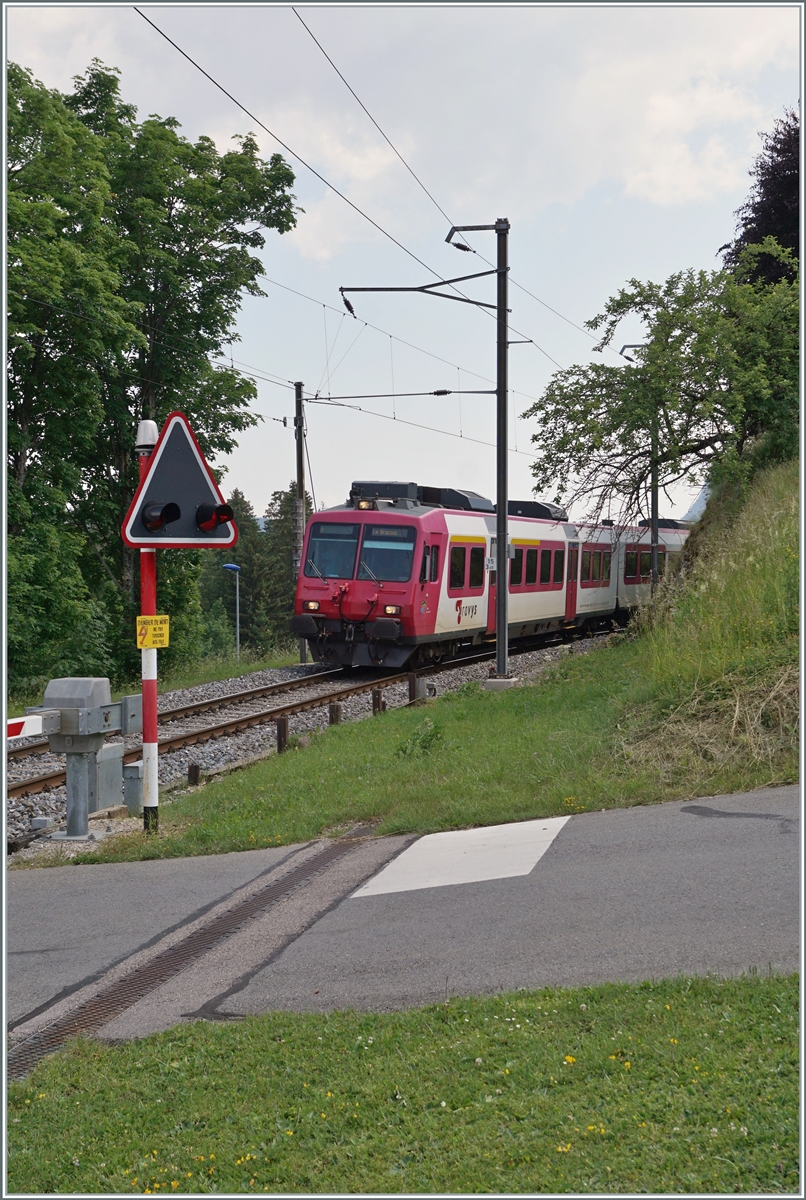 Ein Travys Domino erreicht den Bahnhof von Le Lieu. 

16. Juni 2022