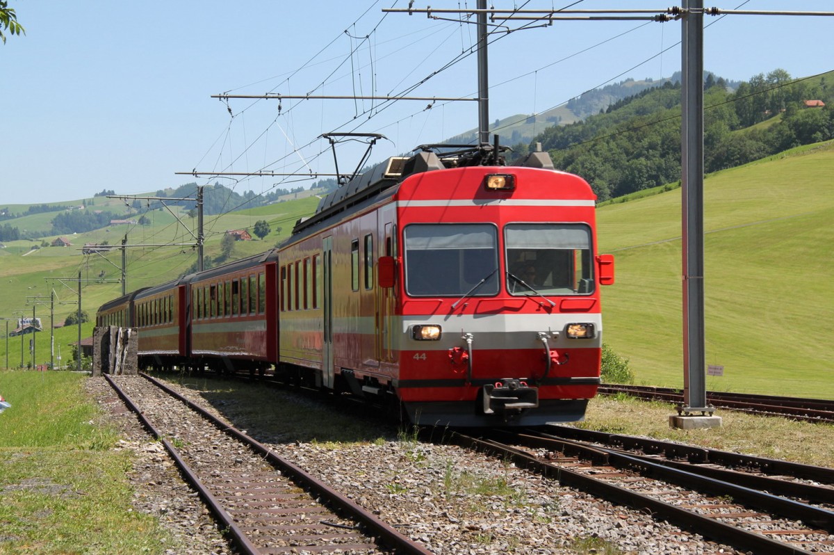 
Einfahrt eines Zuges aus Appenzell/AI in den Endbahnhof Wasserauen/AI 16.07.13
