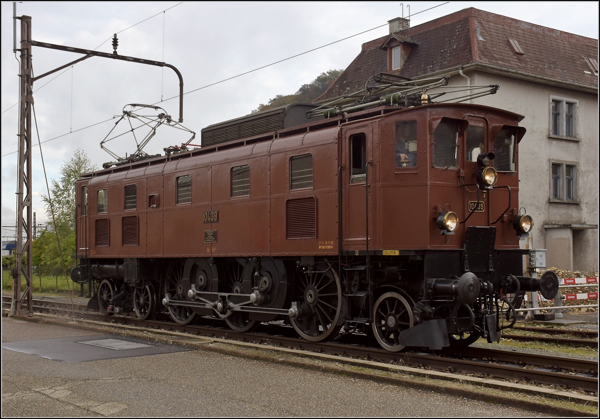 Fitnessfahrten. Ae 3/6 II 10439 im Depot Olten. Oktober 2019.