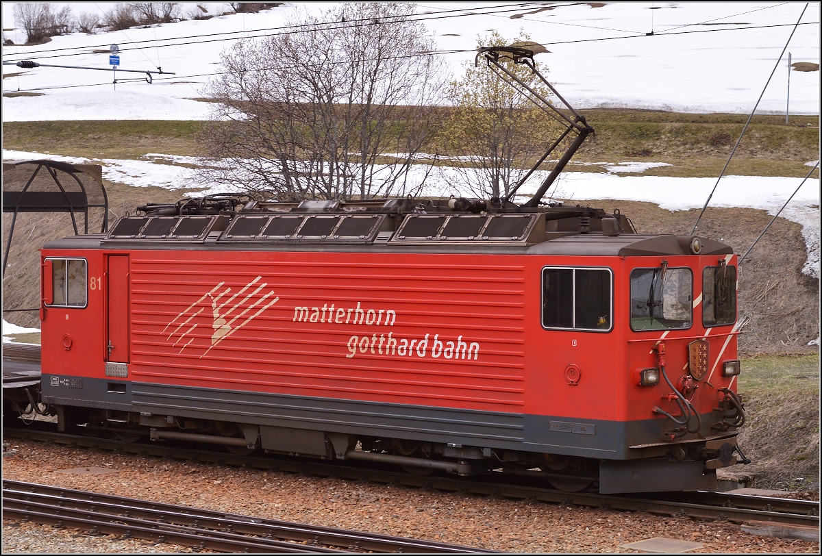Ge 4/4<sup>III</sup> 81 Wallis in Diensten des MGB Autoverlad in Rehalp am Furkatunnel. Da sie zahnlos ist, ist ihr Dienst auf den Autoverlad am Furkatunnel beschränkt. April 2016.