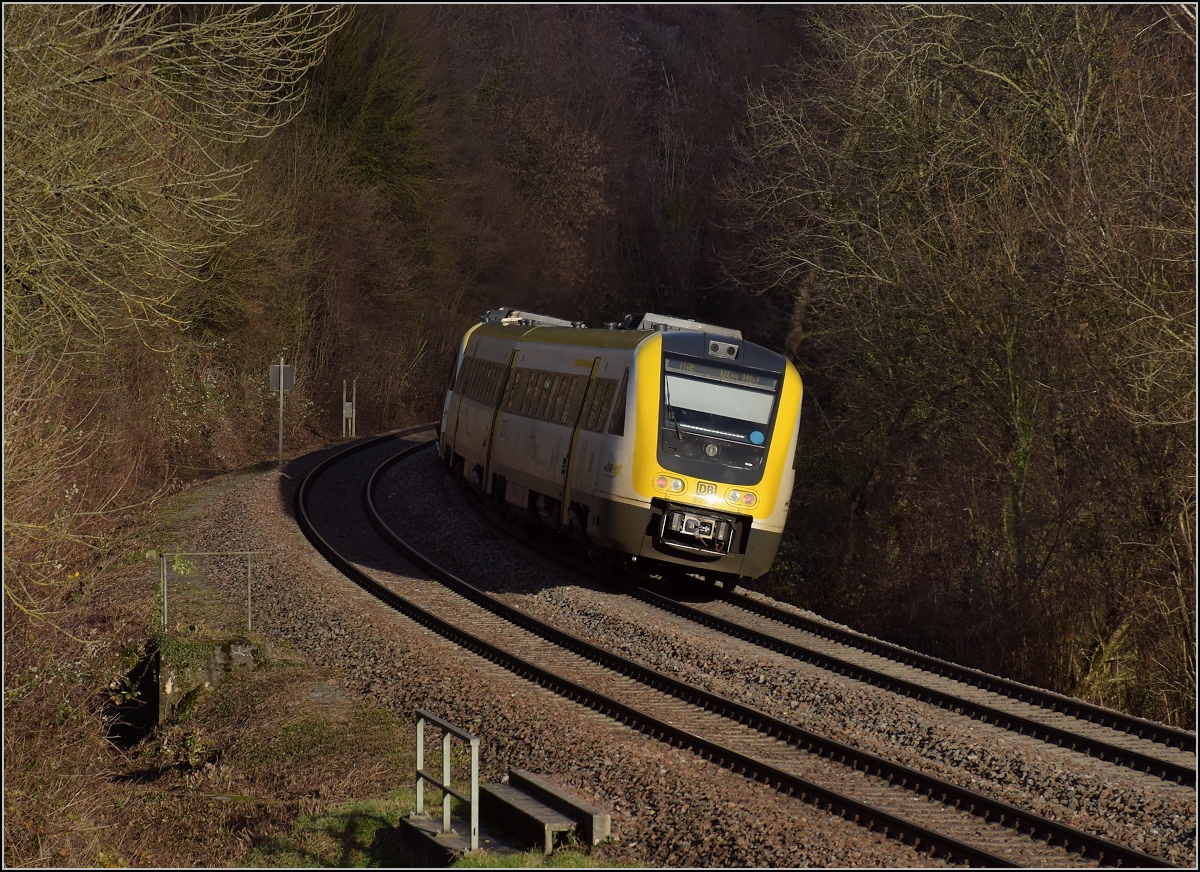 Heiligabend am Hochrhein. Aus Schweizer Sicht der IR Basel-Schaffhausen. 612 139 und 612 053 als IRE 3049 Basel-Ulm bei Karsau, Dezember 2018.