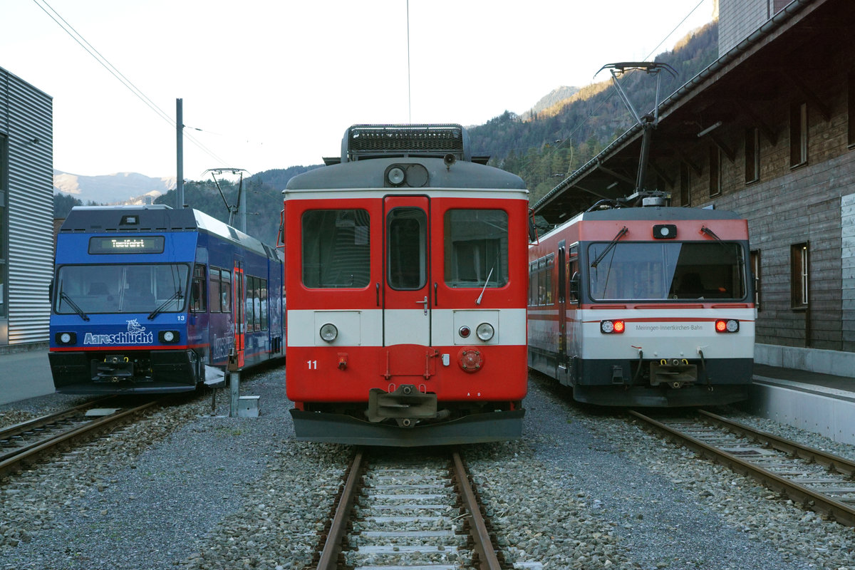JAHRESR�CKBLICK 2018
von Walter Ruetsch
Serie Nr. 5
In Innertkirchen kam es bereits am 15. November 2018 anl�sslich einer Testfahrt zum ersten Zusammentreffen mit den MIB Triebz�gen Be 2/6 13 ehemals MVR, BDe 4/4 11 ehemals CJ und Be 4/4 8.
