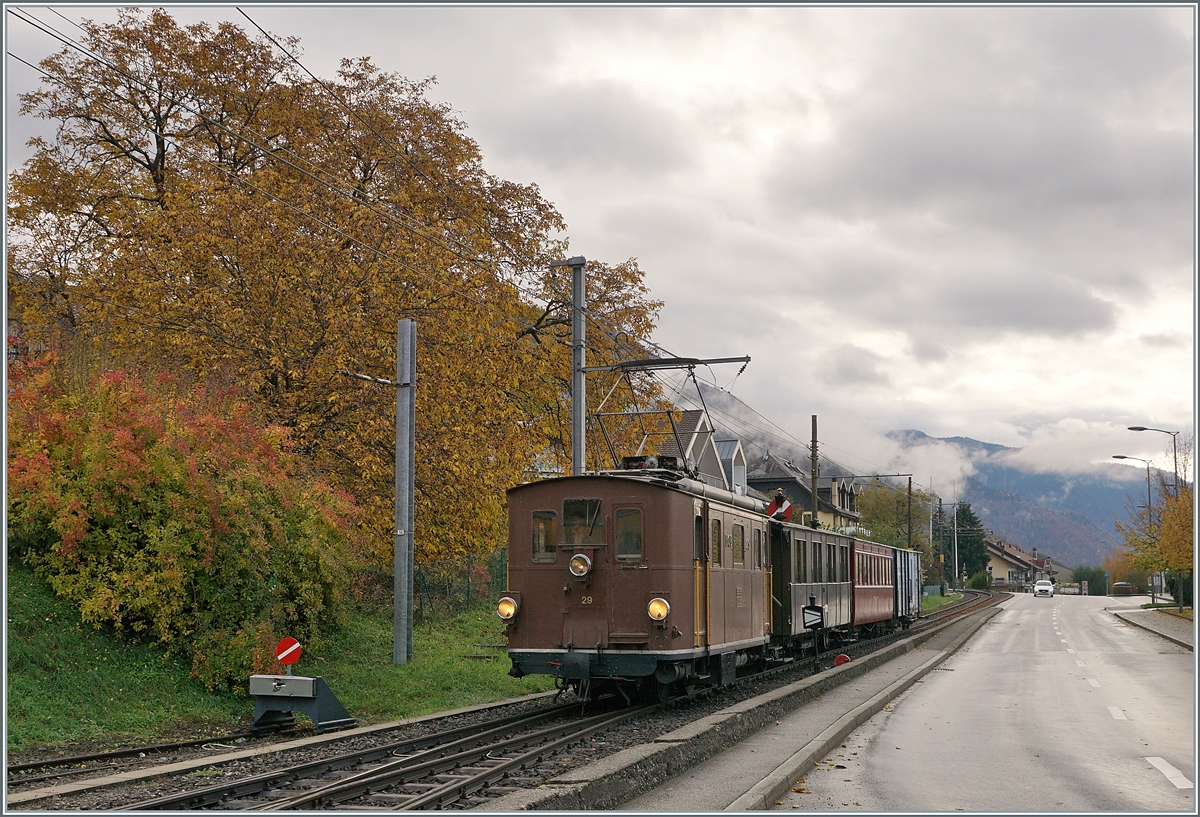 LA DER 2020 du Blonay-Chamby  / Saison Abschluss der Blonay-Chamby Bahn: Die BOB HGe 3/3 29 erreicht mit dem ersten Zug des Saison Abschlusswochenendes den Bahnhof von Blonay.

24. Okt. 2020