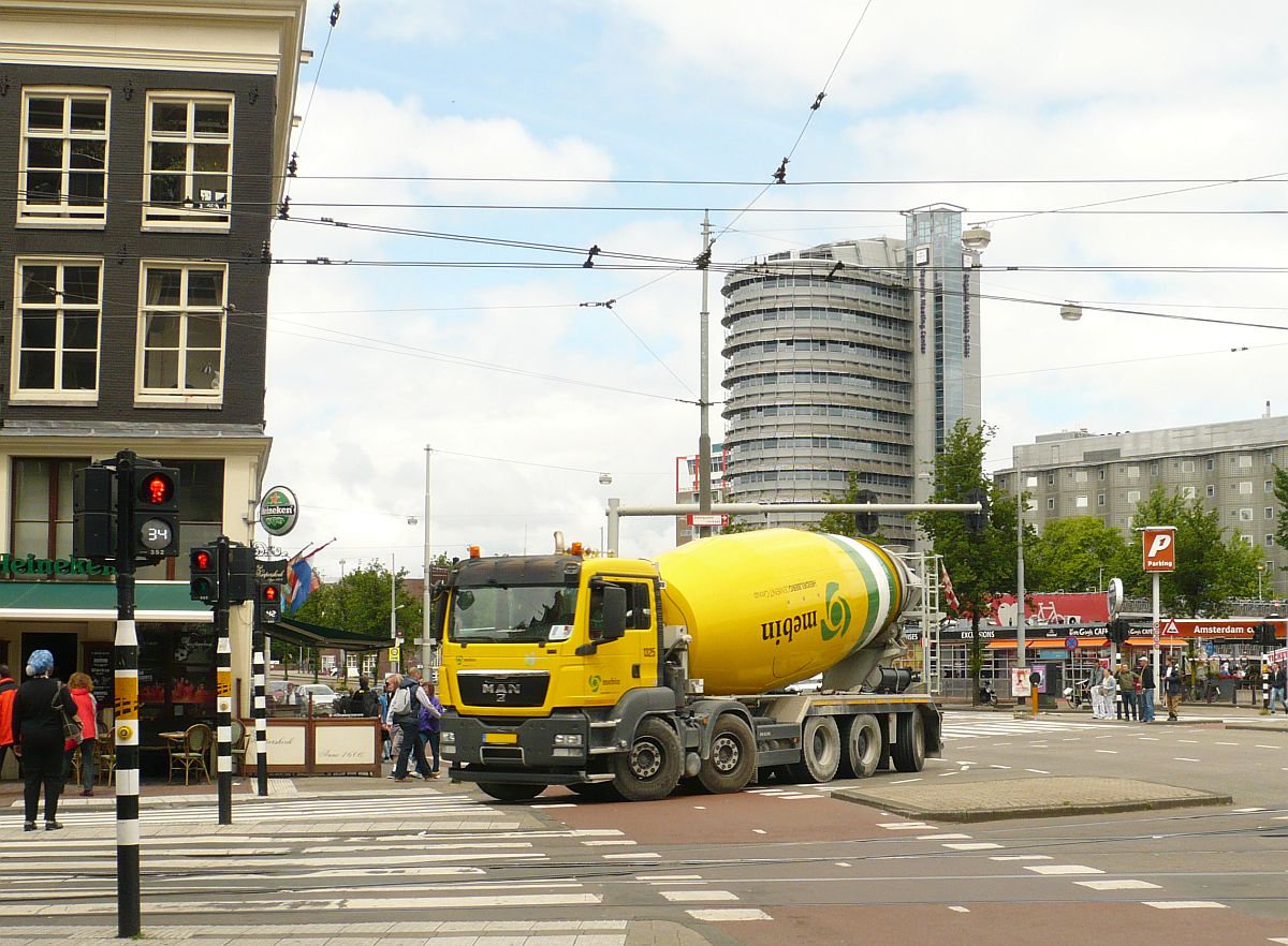 MAN TGS 49.400 Baujahr 2012. Martelaarsgracht, Amsterdam, Niederlande 18-06-2014.