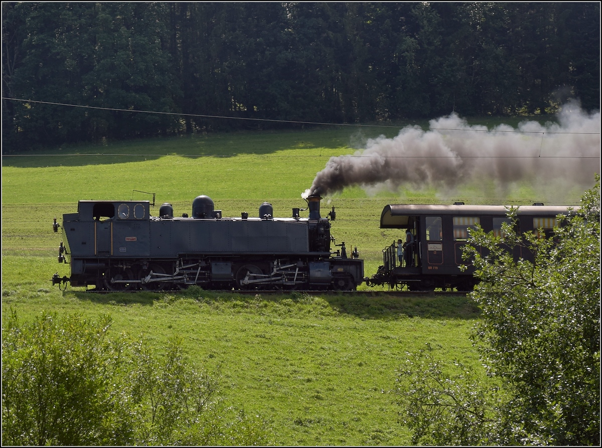 Mit der E 206 nach Tavannes. La Traction Sonderzug bei Les Rottes. August 2019.