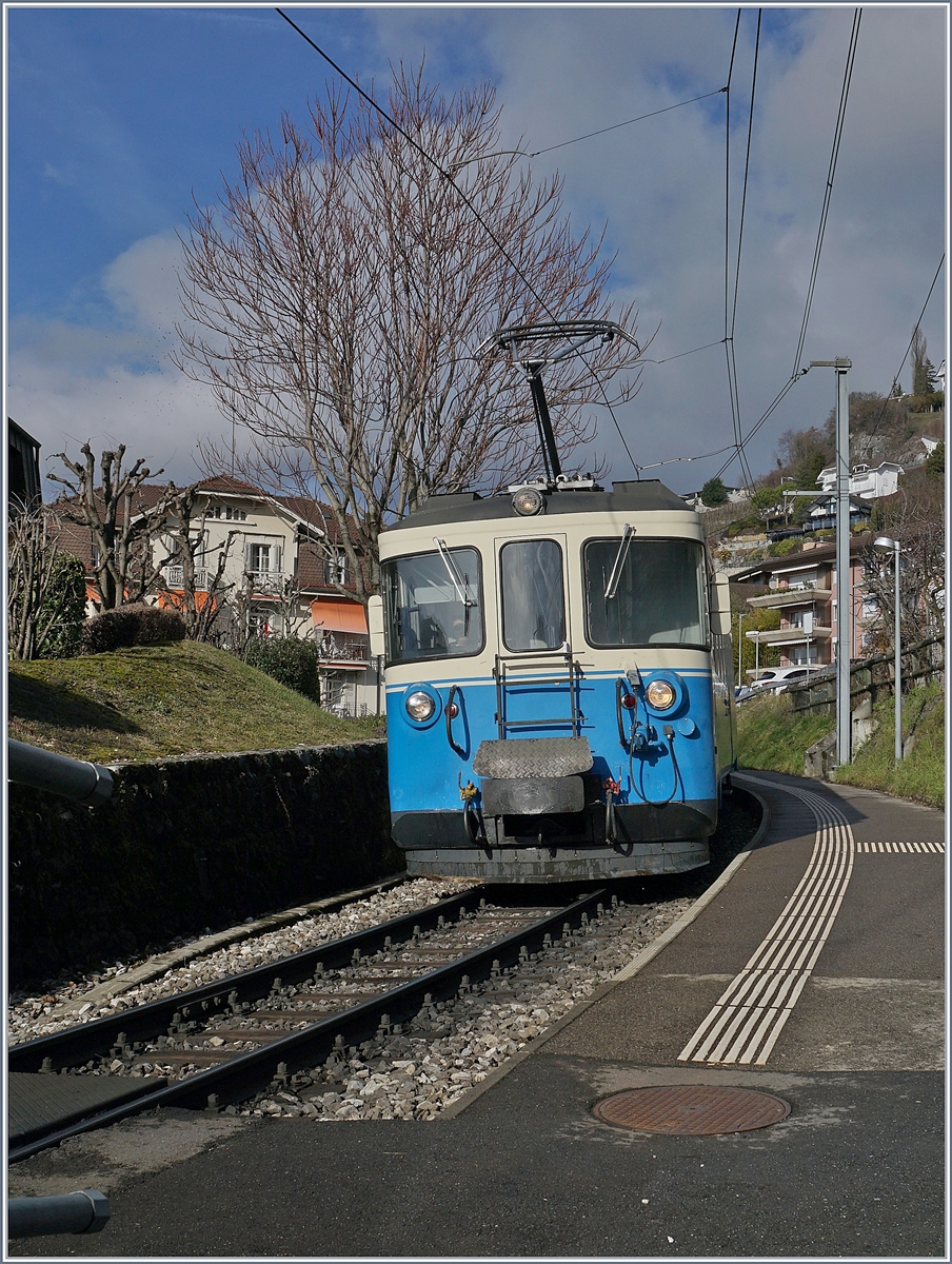 MOB ABe 8/8 Festival in Vuarennes - Kurz aber intensiv: Um 12:37 verliess der ABDe 8/8 4004 FRIBOURG den Bedarfshalt Vuarennes Richtung Monteeux.
18. Jan. 2019
 