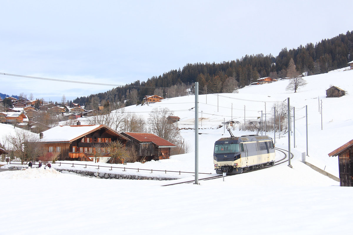 MOB Lok Ge4/4 8002 im Aufstieg nach Schönried. 4.Februar 2021 
