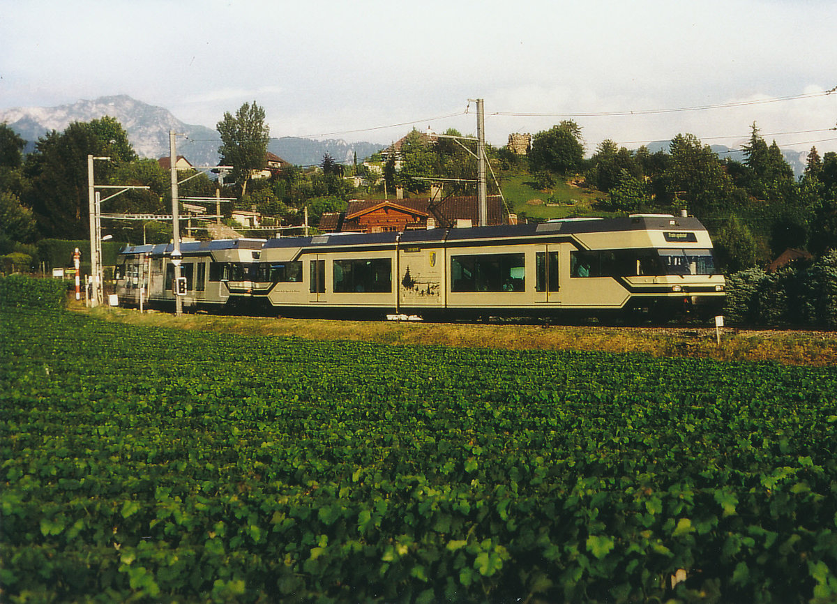 MVR/CEV: Trotz modernen Triebzügen, bereits historische Aufnahmen, entstanden 1999 oberhalb Vevey.
Foto: Walter Ruetsch