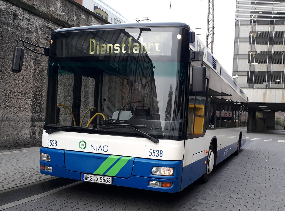 NIAG 5538
Aufgenommen am 26 November 2018
Duisburg, Hauptbahnhof Osteingang
WES X 5538
