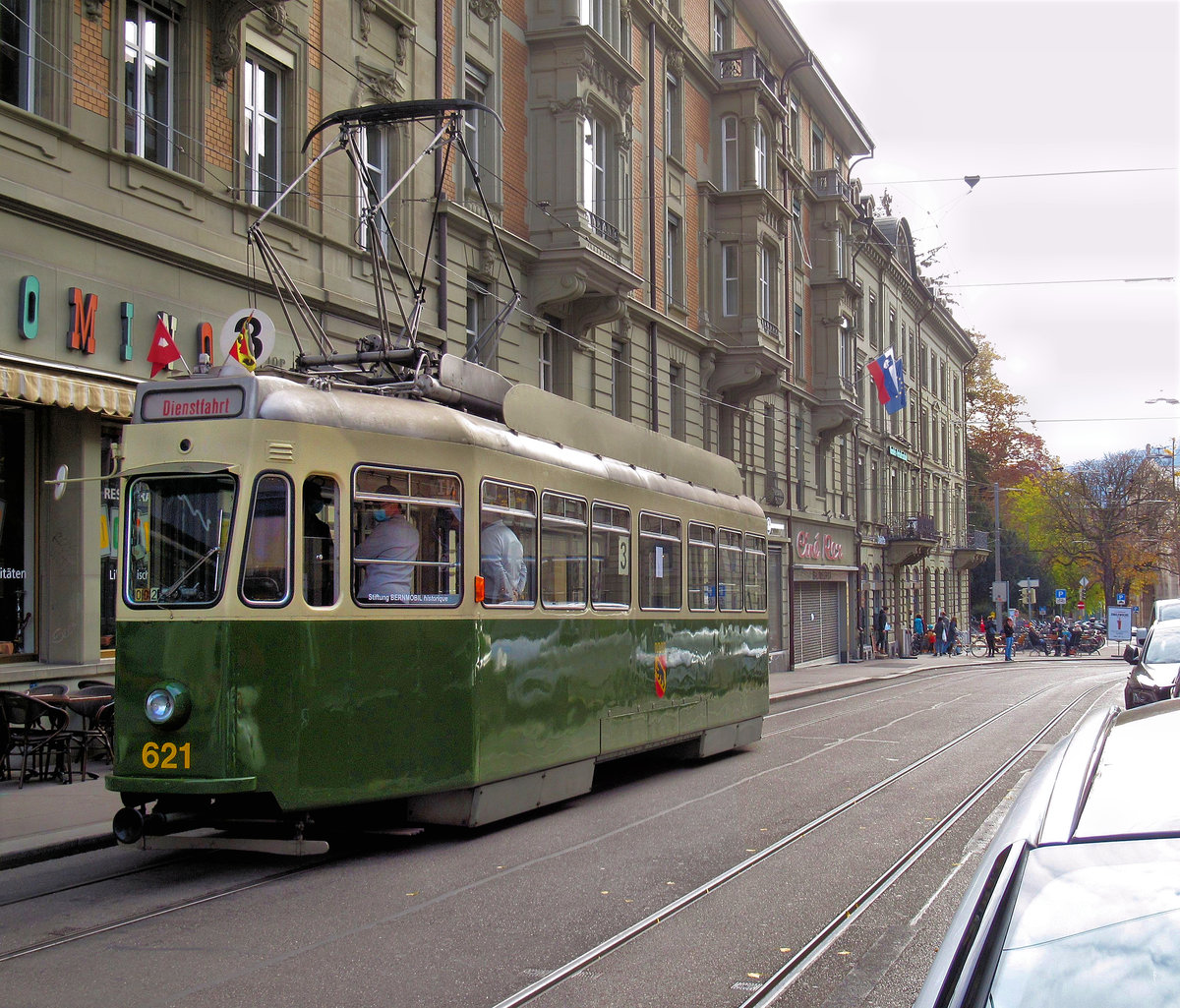 November-Impressionen aus Bern: Standard Motorwagen 621 in der Schwanengasse. 13.November 2020 