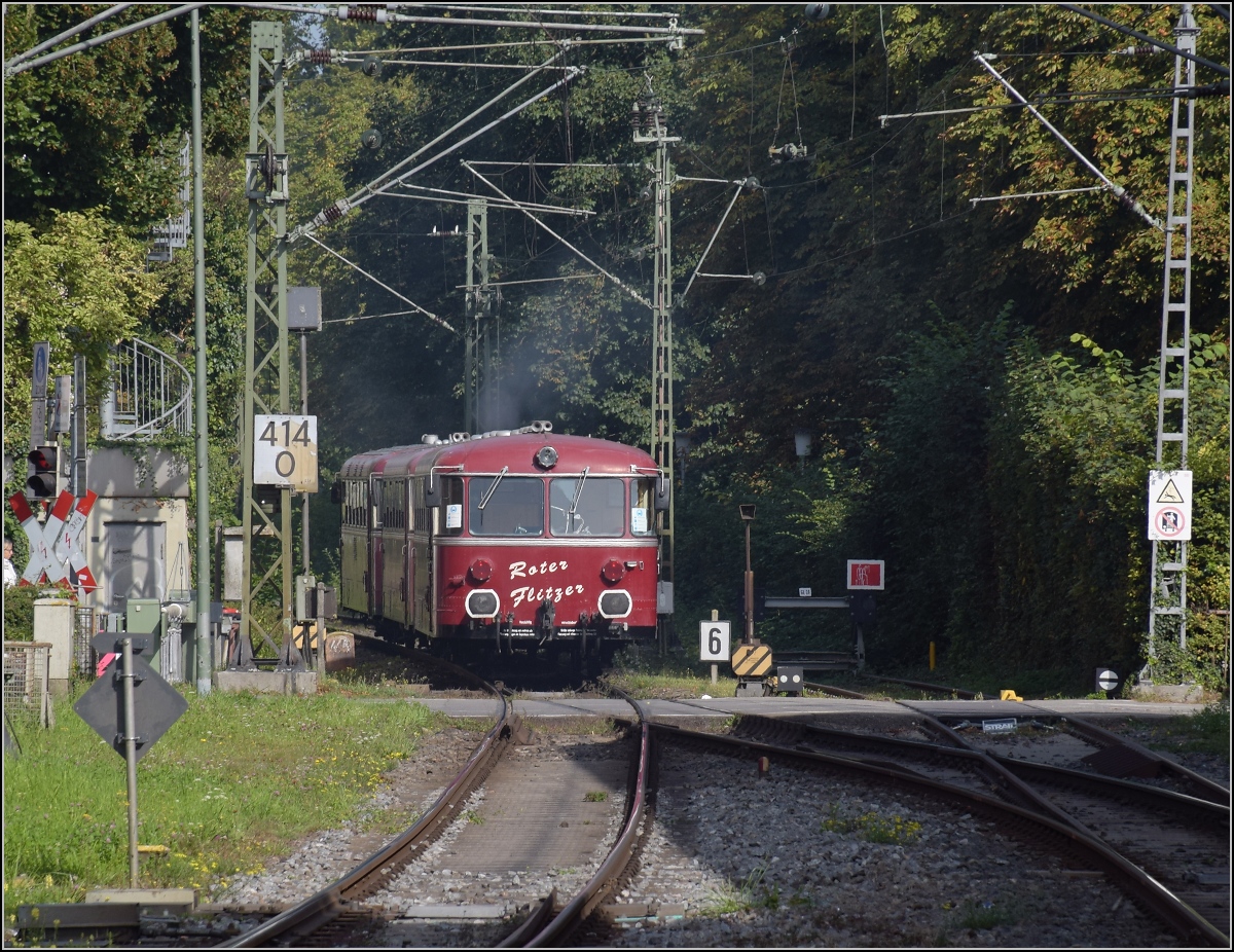 Roter Flitzer in Konstanz.

Rückfahrt nach Singen zur Tränke. September 2021.