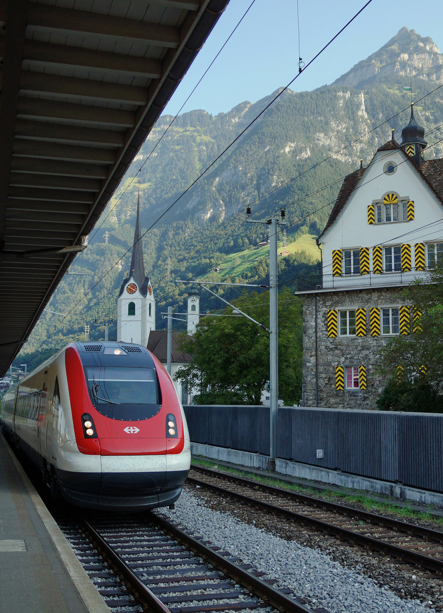 SBB: ICN Zürich-Lugano in Flüelen am 13. September 2016.
Foto: Walter Ruetsch