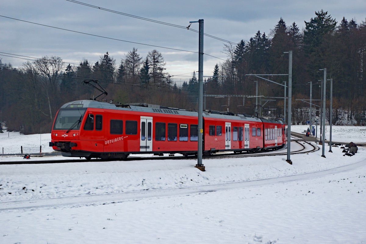 SZU: Ab Zürich HB verkehren die Züge der SZU als S 4 nach Langnau Gattikon und Sihlwald sowie als S 10 auf den Uetliberg. Doppeltraktion der S 10 mit Doppeltraktion Be510 bei Ringlikon am 23. Januar 2016. Die neuen Zweispannungs-Triebzüge können auf beiden Linien eingesetzt werden.
Foto: Walter Ruetsch  