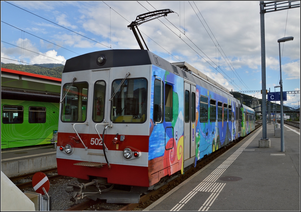 Triebwagen BDe 4/4 502 der Aigle–Ollon–Monthey–Champ�ry-Bahn (ASD), heute unter dem Dach der Transports Publics de Chablais (TPC). Aigle, August 2014.
