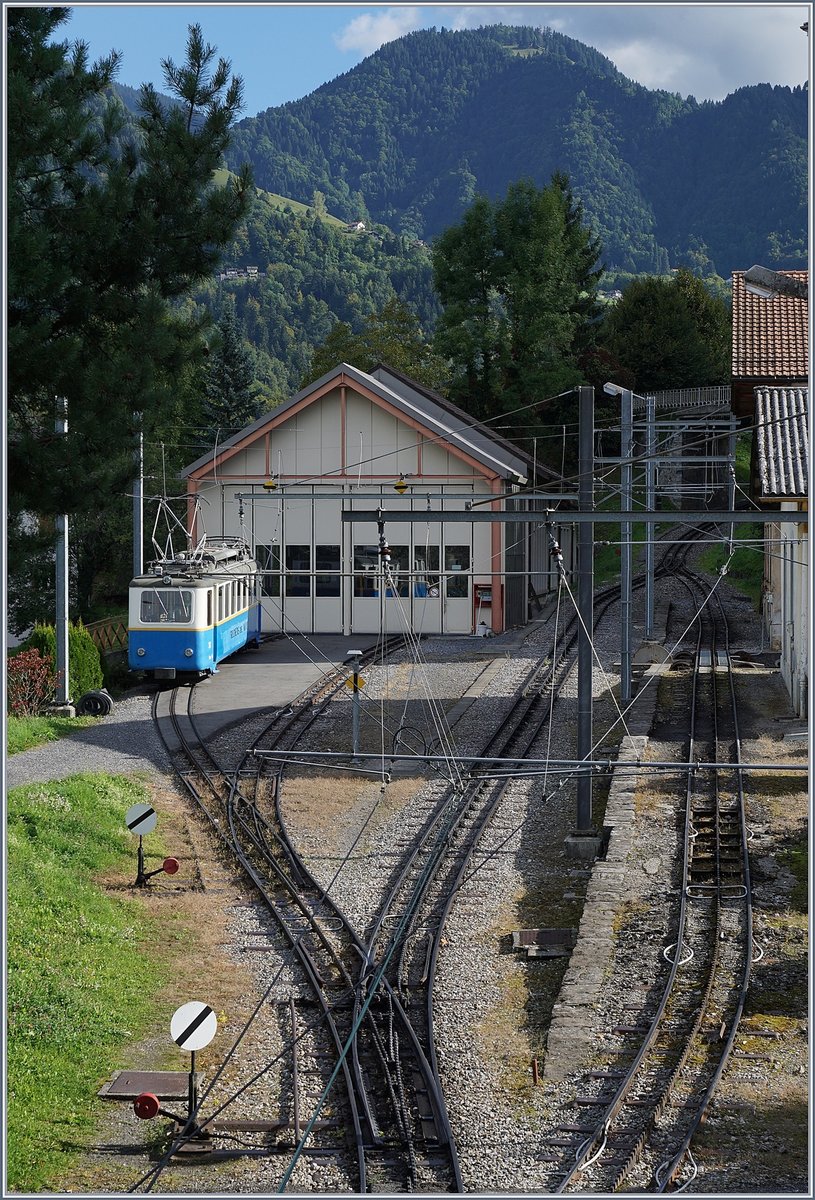 Übersicht über die Gleisanlage beim Depot von Glion, wobei rechts im Bild die Gebäude welche durch eine Schiebebühne verbunden sind nicht aufs Bild passten.
16.09.2017