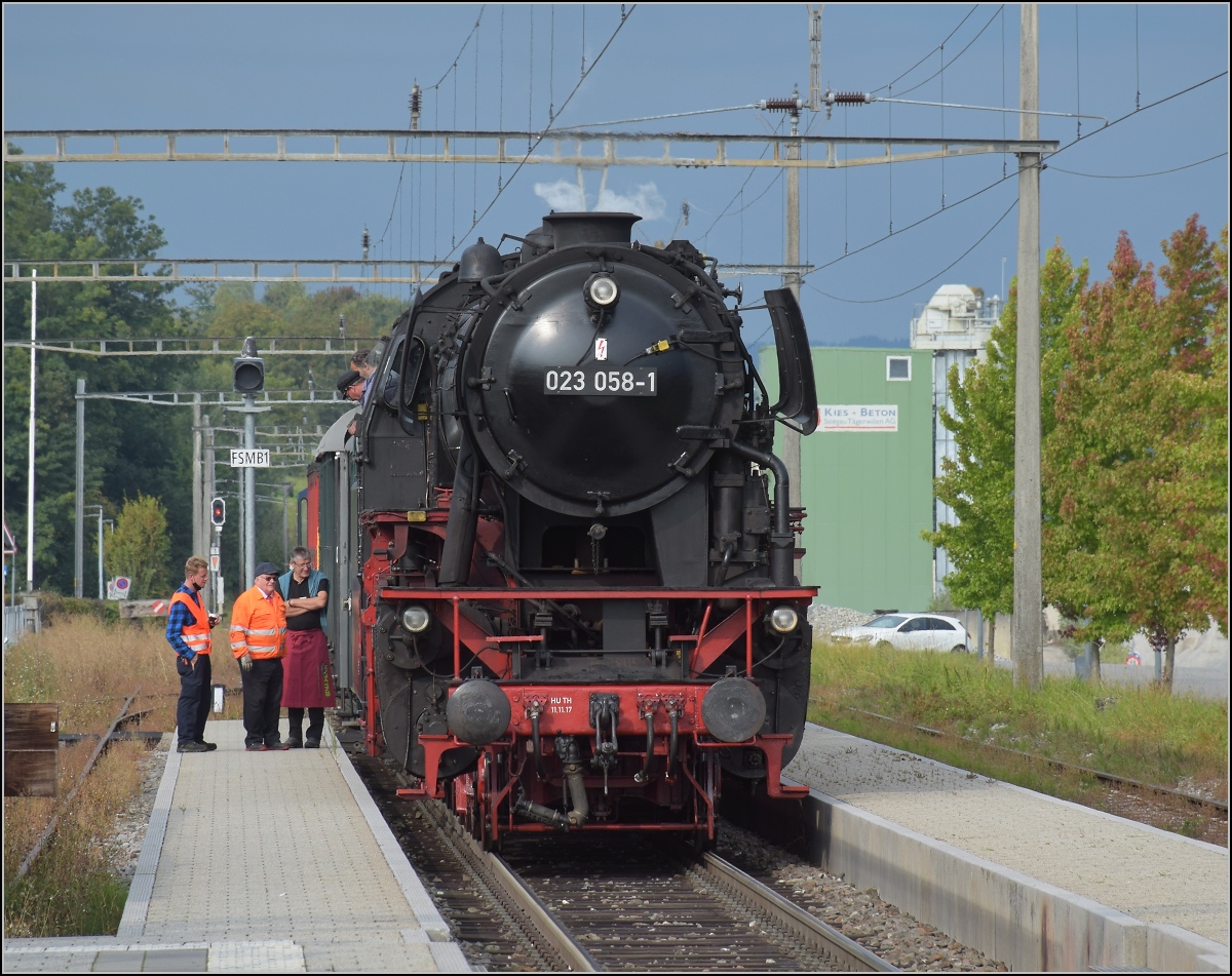 Uferdampffahrten mit Aushilfskraft 23 058.

Umsetzen für die Rückfahrt in Tägerwilen, September 2021.