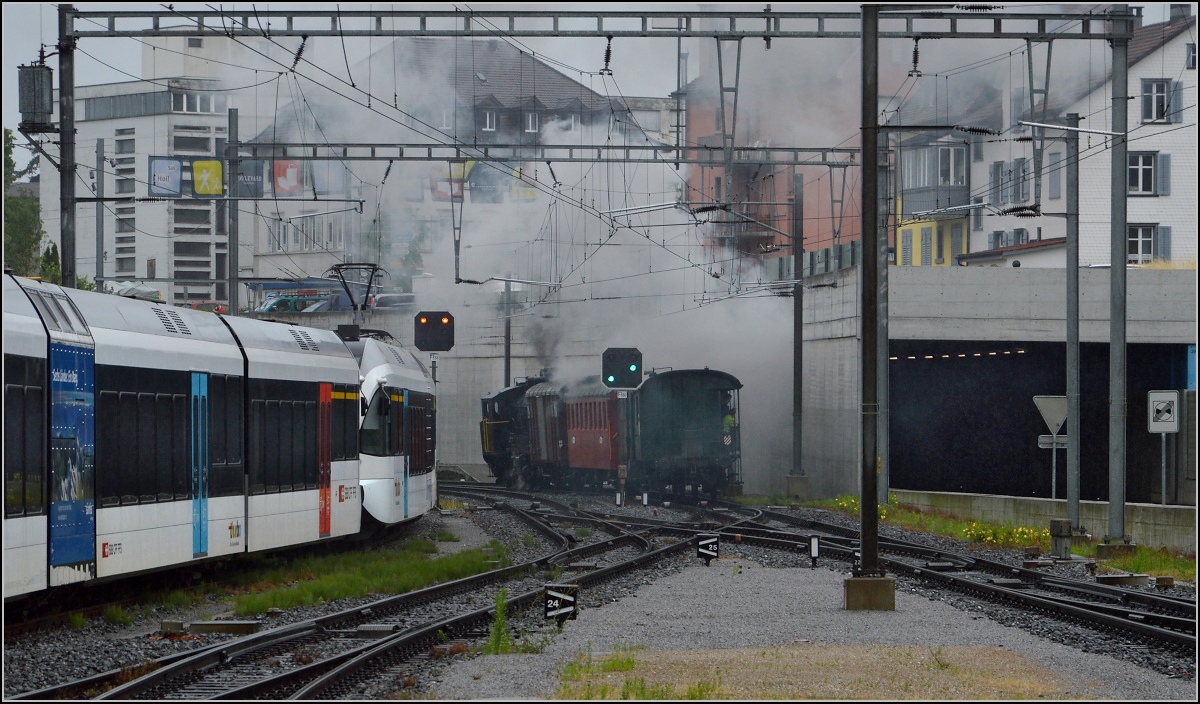 Uferdampffahrten mit der MThB 3. 

Ec 3/5 der historischen Mittelthurgaubahn fährt in Kreuzlingen mit dem Mostindienexpress ab. Juni 2014.