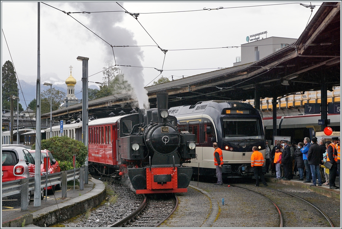 Viel Dampf in Vevey für den Riviera Belle Epoque Zug nach Chamby und - was ich zur Zeit der Aufnahme nicht wusste - einen weiteren Extrazug der B-C nach Chaulin für eine Gruppe. Die G 2x 2/2 105 und und ein CEV MVR ABeh 2/6 stehen in Vevey.

27. September 2020