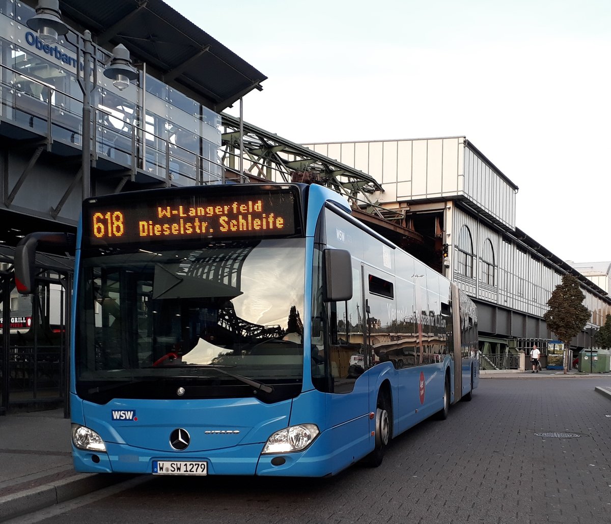 WSW 1279
Aufgenommen am 20 September 2018
Wuppertal, Oberbarmen Bahnhof
W SW 1279