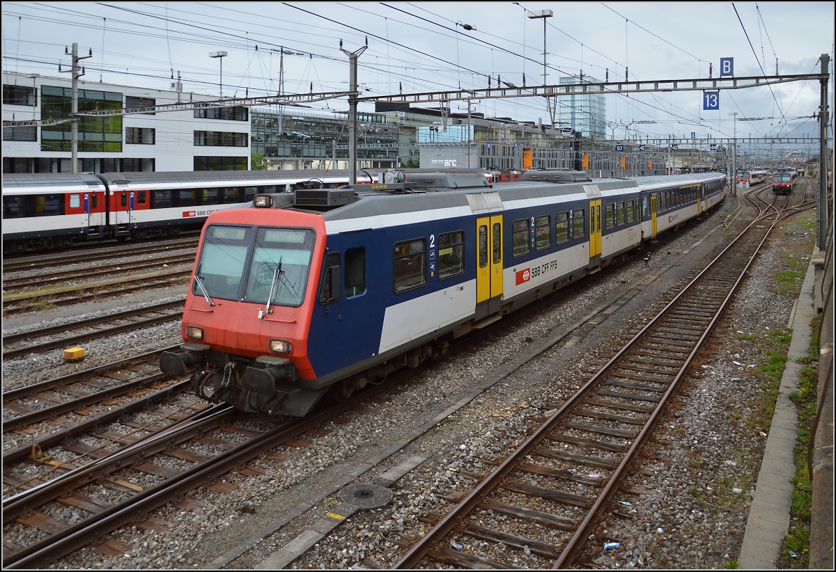 Zweisystem-NPZ 562 001-8 f�r den Frankreichverkehr in Neuenburg. Juni 2016.
