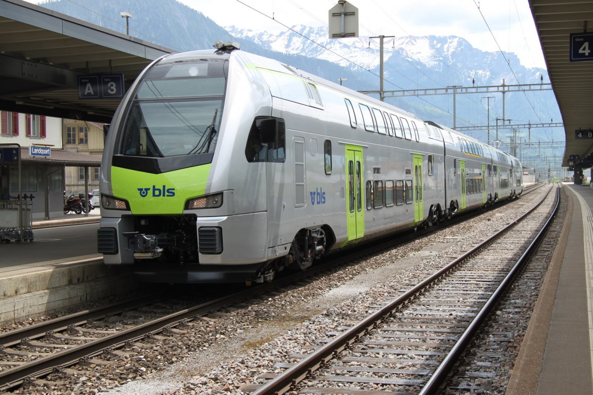 z.Zt.in der Testphase,der neue Stadler Dosto(KISS)RABe 515 der BLS,hier am 15.05.12 in Landquart

