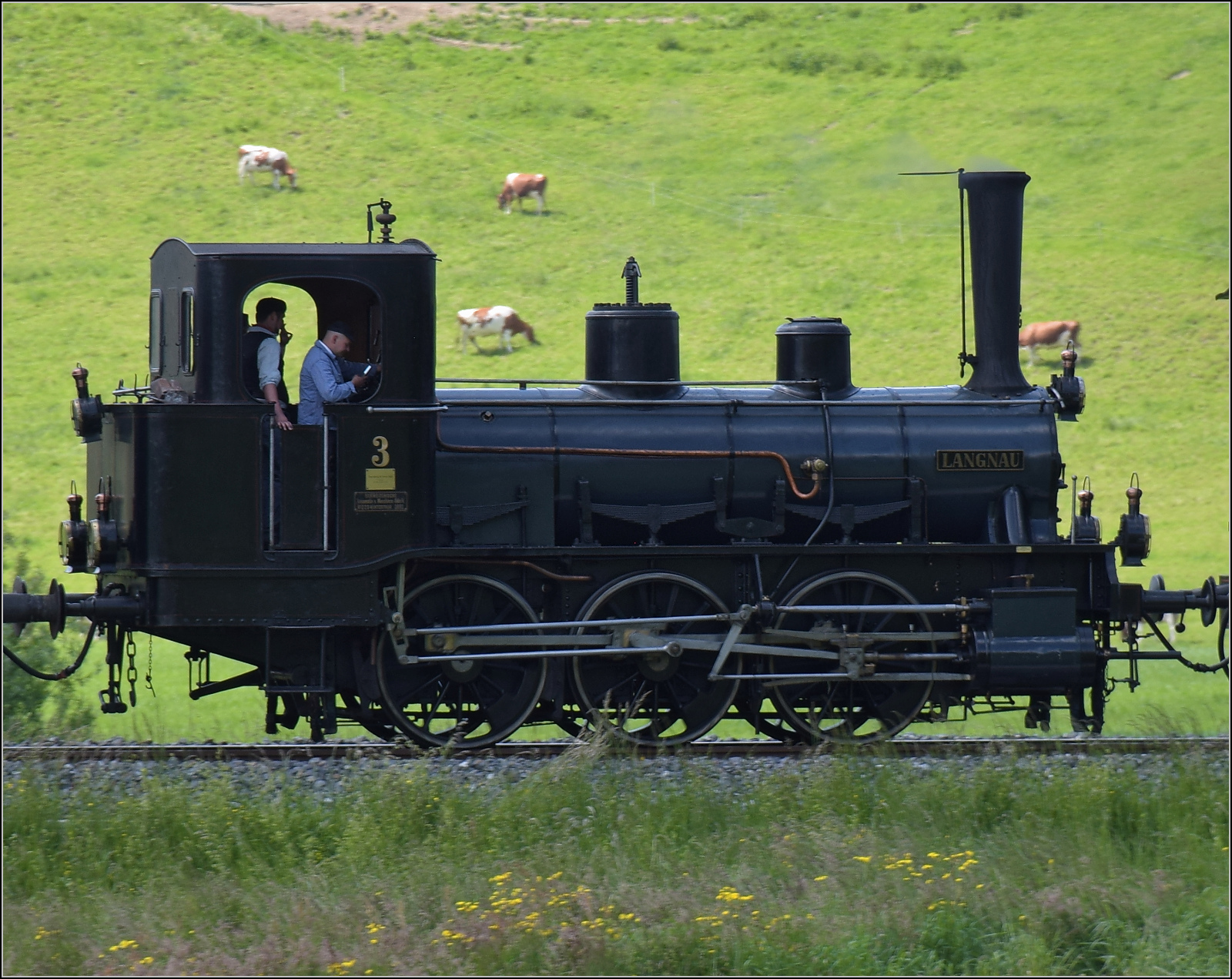 150 Jahre Emmentalbahn. 

Ed 3/3 3 'Langnau' der Emmentalbahn ist der 144-j�hrige Star des Festes, hier etwas genauer betrachtet. Bowil B�chlen, Mai 2025.