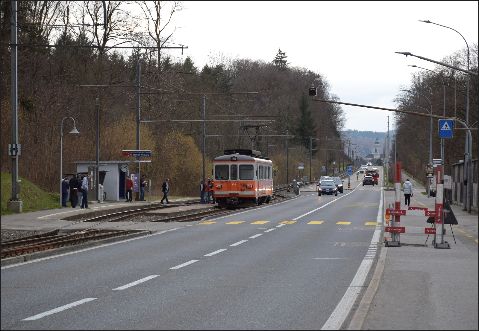 Bierlisi statt Bipperlisi. 

Be 4/4 104 bei Riedholz. Hier ist Solothurn mit seiner Barockkirche schon sehr präsent. Februar 2026.