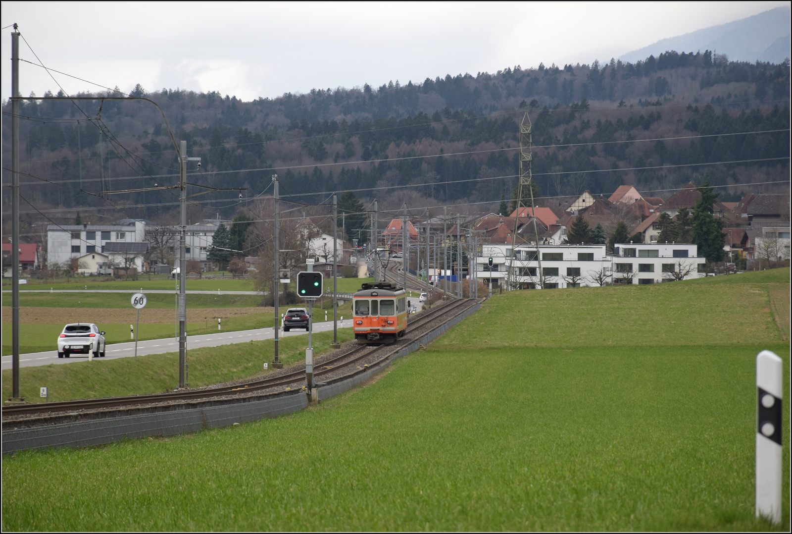 Bierlisi statt Bipperlisi. 

Be 4/4 104 auf dem Weg von Wiedlisbach nach Attiswil. Februar 2026.
