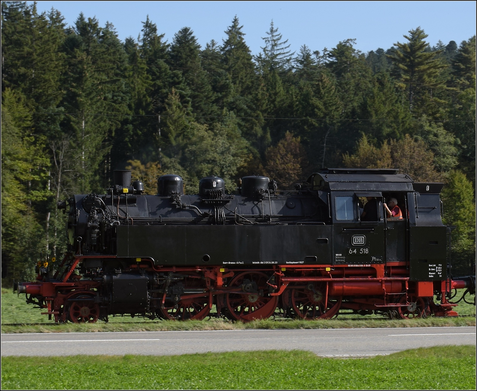 Dampftage Huttwil mit frisch genesenem Bubikopf. 

Genauer Blick auf 64 518 im Herrengraben. Oktober 2023