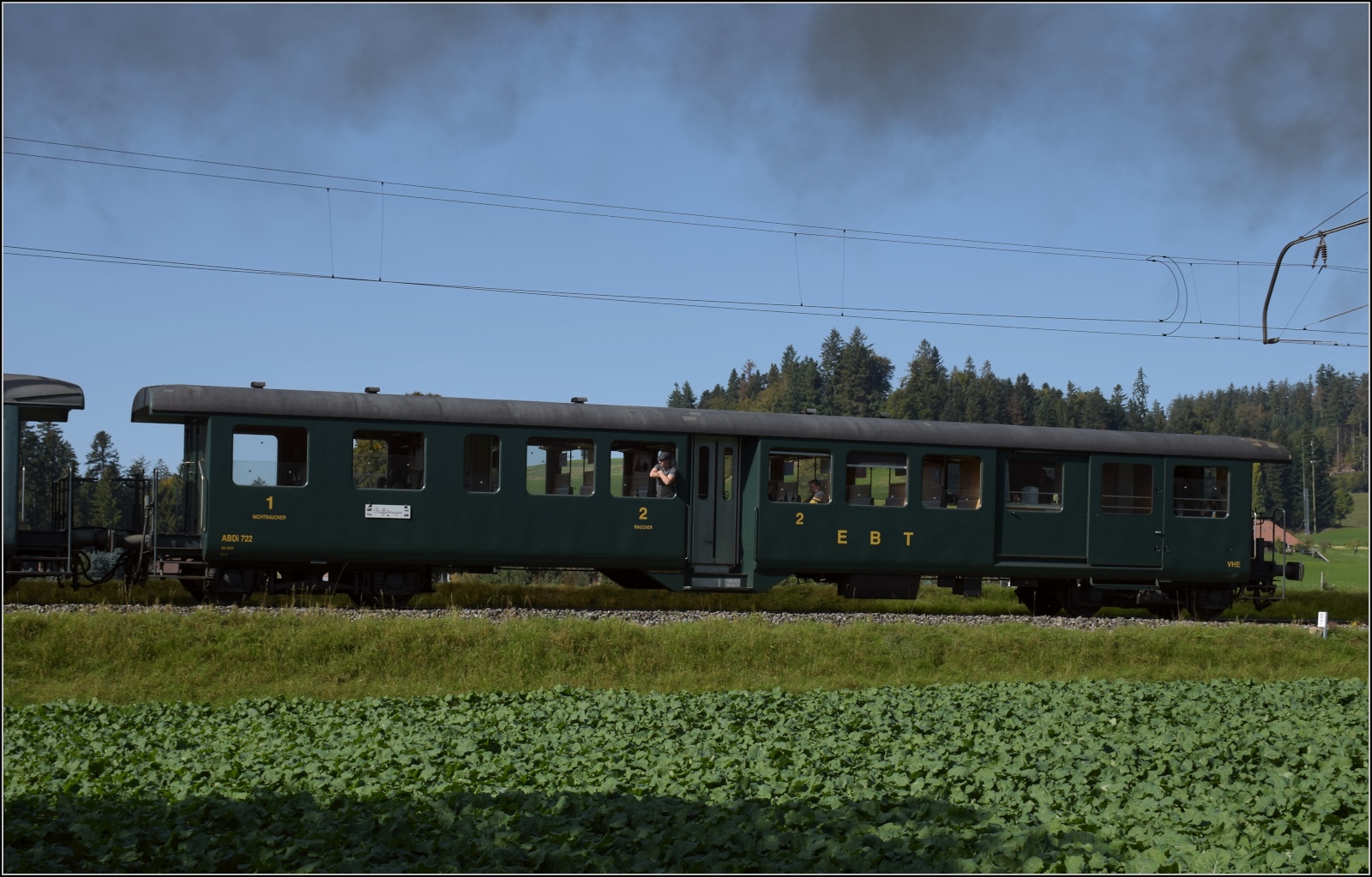 Dampftage Huttwil.

Ed 3/4 2 der Solothurn-Münster-Bahn auf dem Weg nach Sumiswald-Grünen. Hier ein Blick auf ABDe 522. Grüttmoos, Oktober 2023.